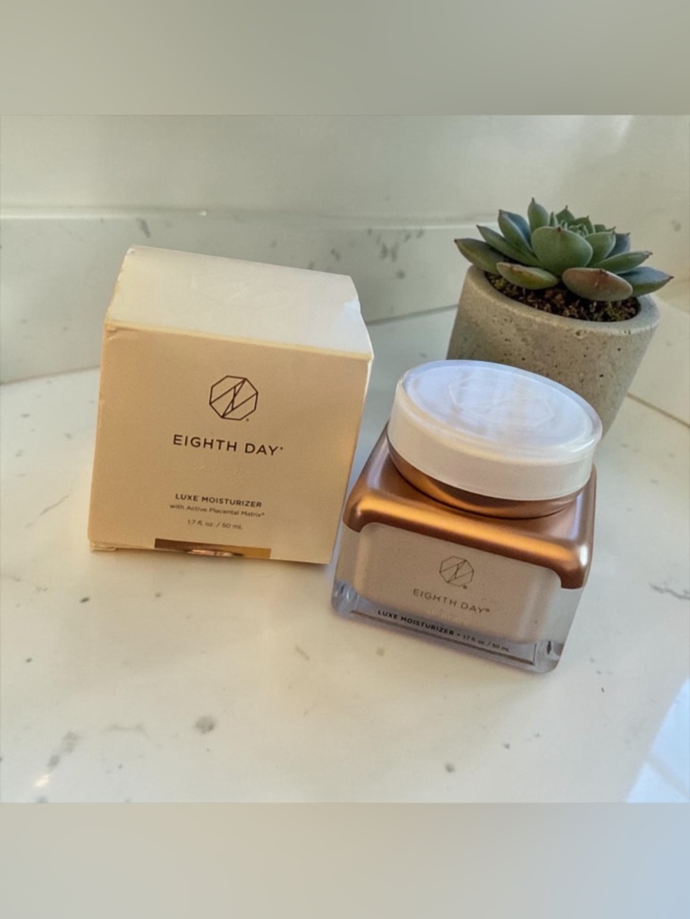 Eighth Day Luxe Moisturizer ✨ 50 ml.